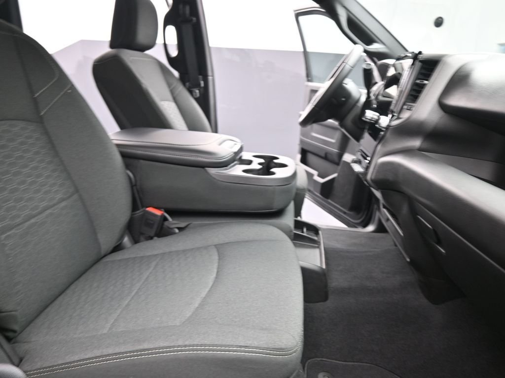 New 2026 Diamond Black Crystal Pearlcoat RAM Tradesman image 25