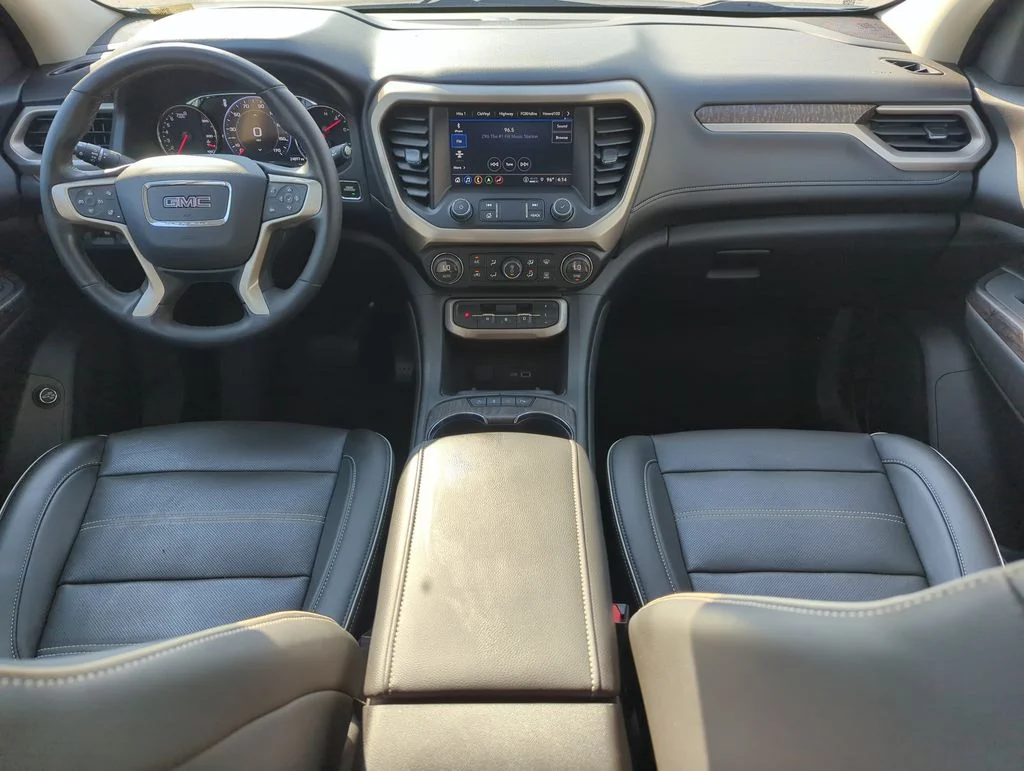 Used 2023 Silver GMC Denali image 14