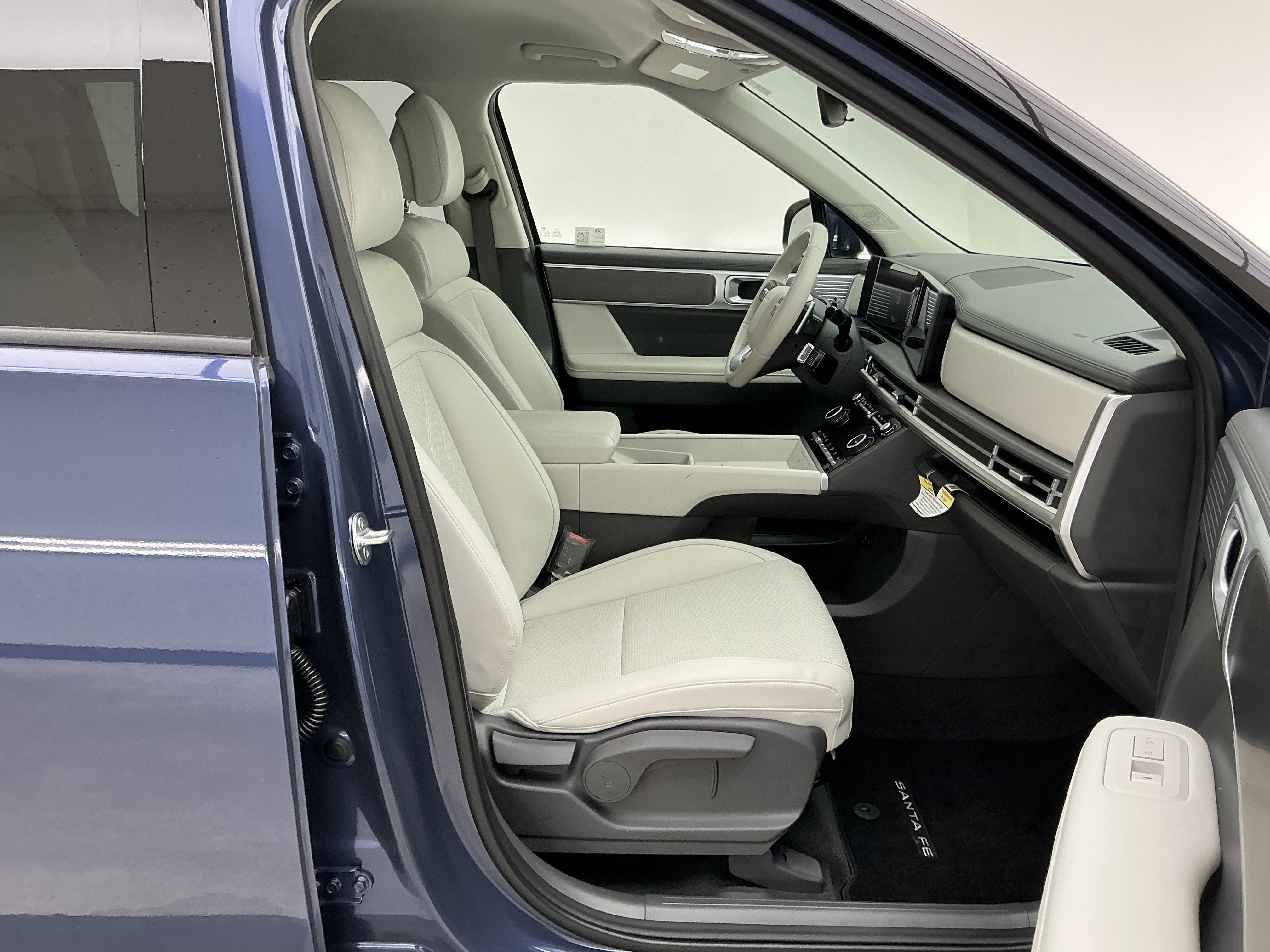 Used 2025 Atlantis Blue Hyundai SEL image 25