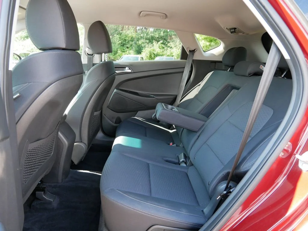 Used 2020 Red Hyundai Value image 11