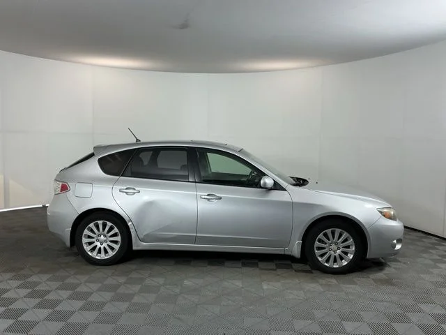 Used 2011 Silver Subaru 2.5i image 4