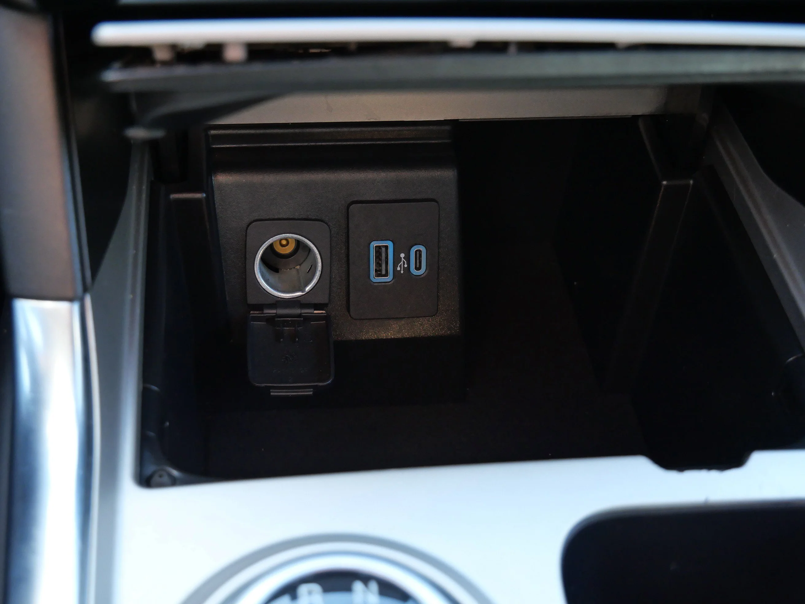 Used 2023 Oxford White Ford Limited image 21