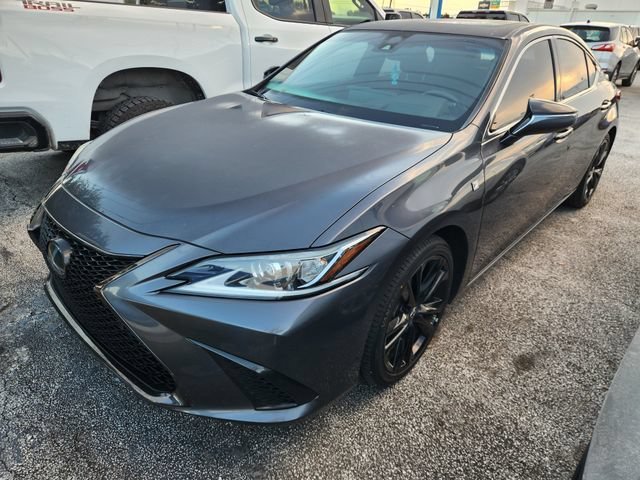 Used 2022  Lexus ES 350 F SPORT image 2