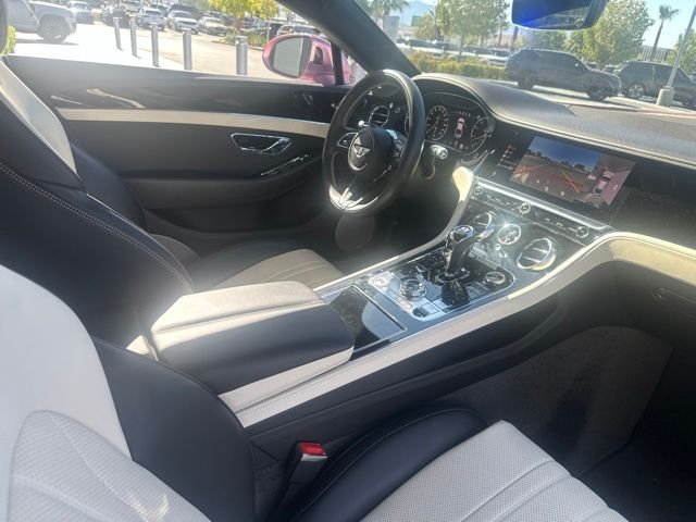 Used 2022 Gold Bentley V8 image 9