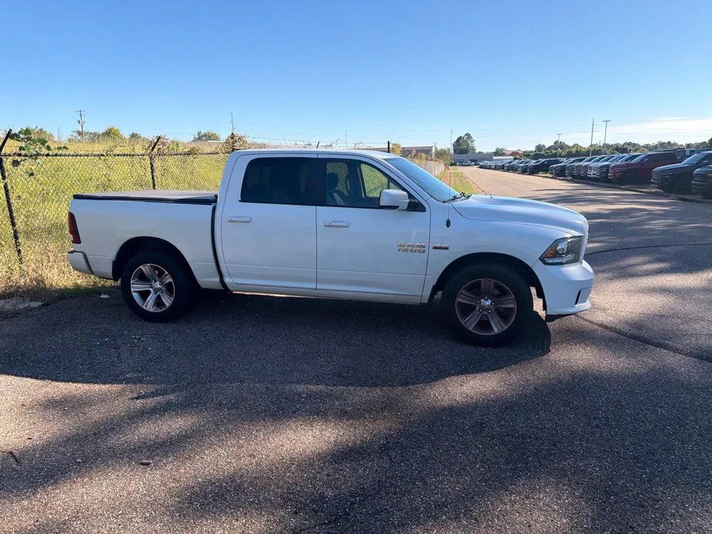 Used 2016 White Ram Sport image 15
