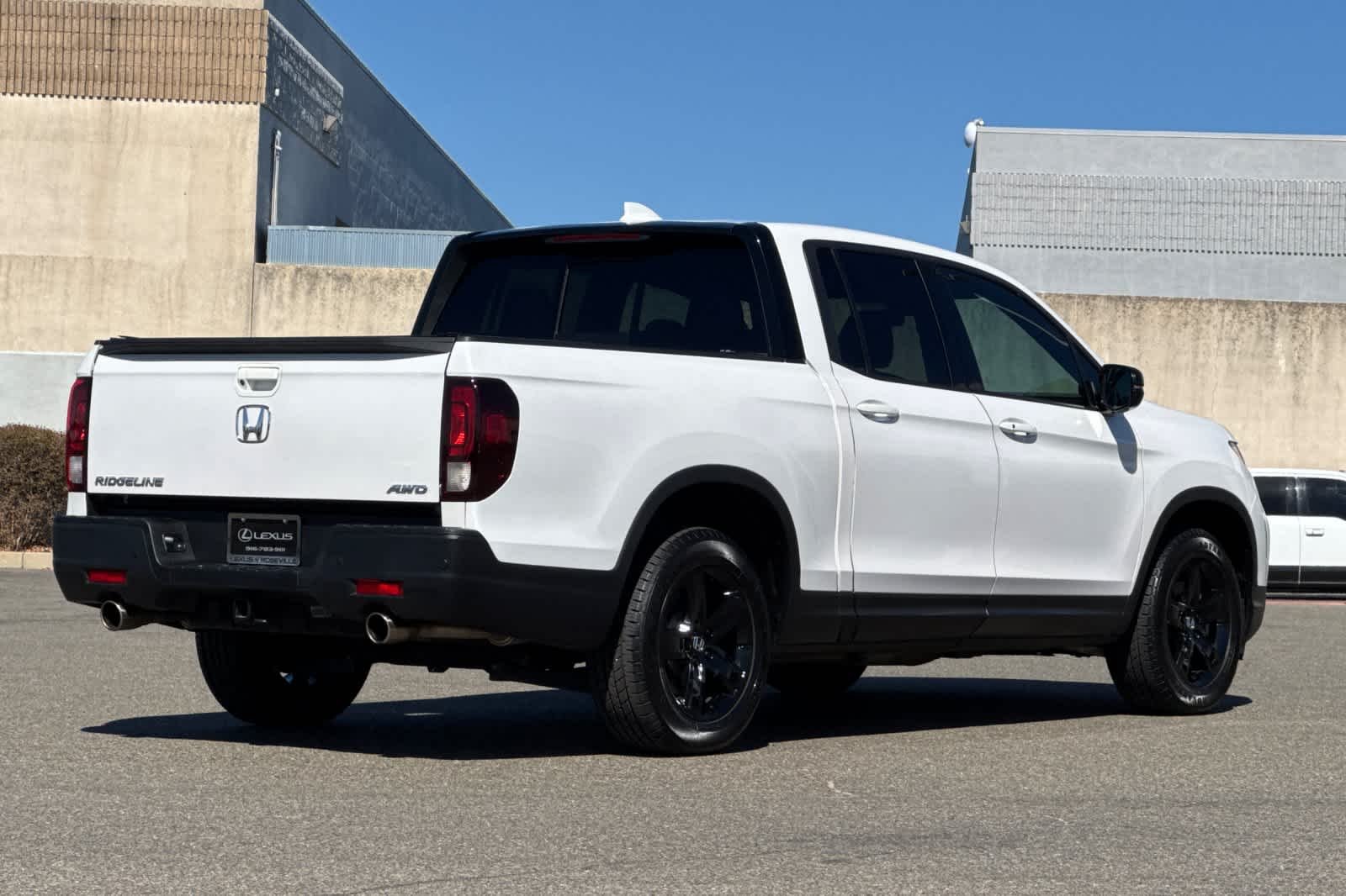 Used 2023 Platinum White Pearl Honda Black Edition image 2