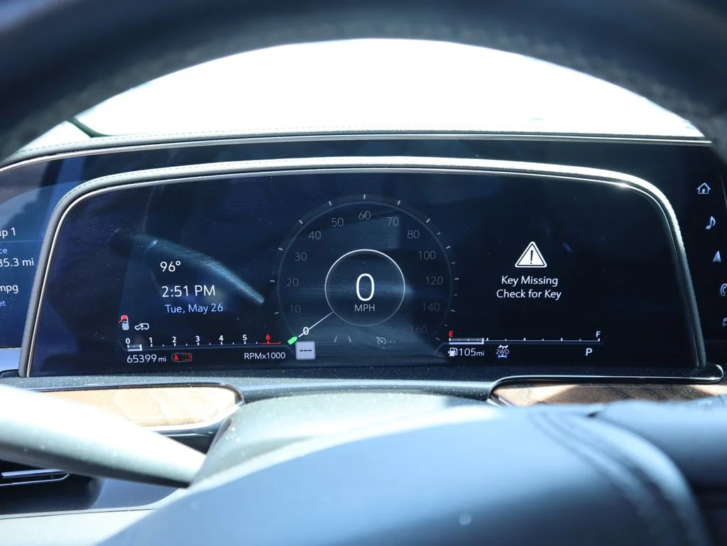 Used 2022 White Cadillac Sport Platinum image 8