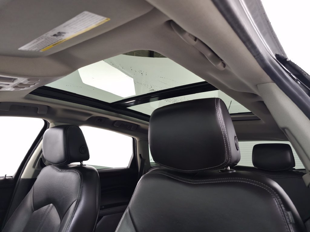 Used 2016 BLACK RAVEN Cadillac Luxury Collection image 15