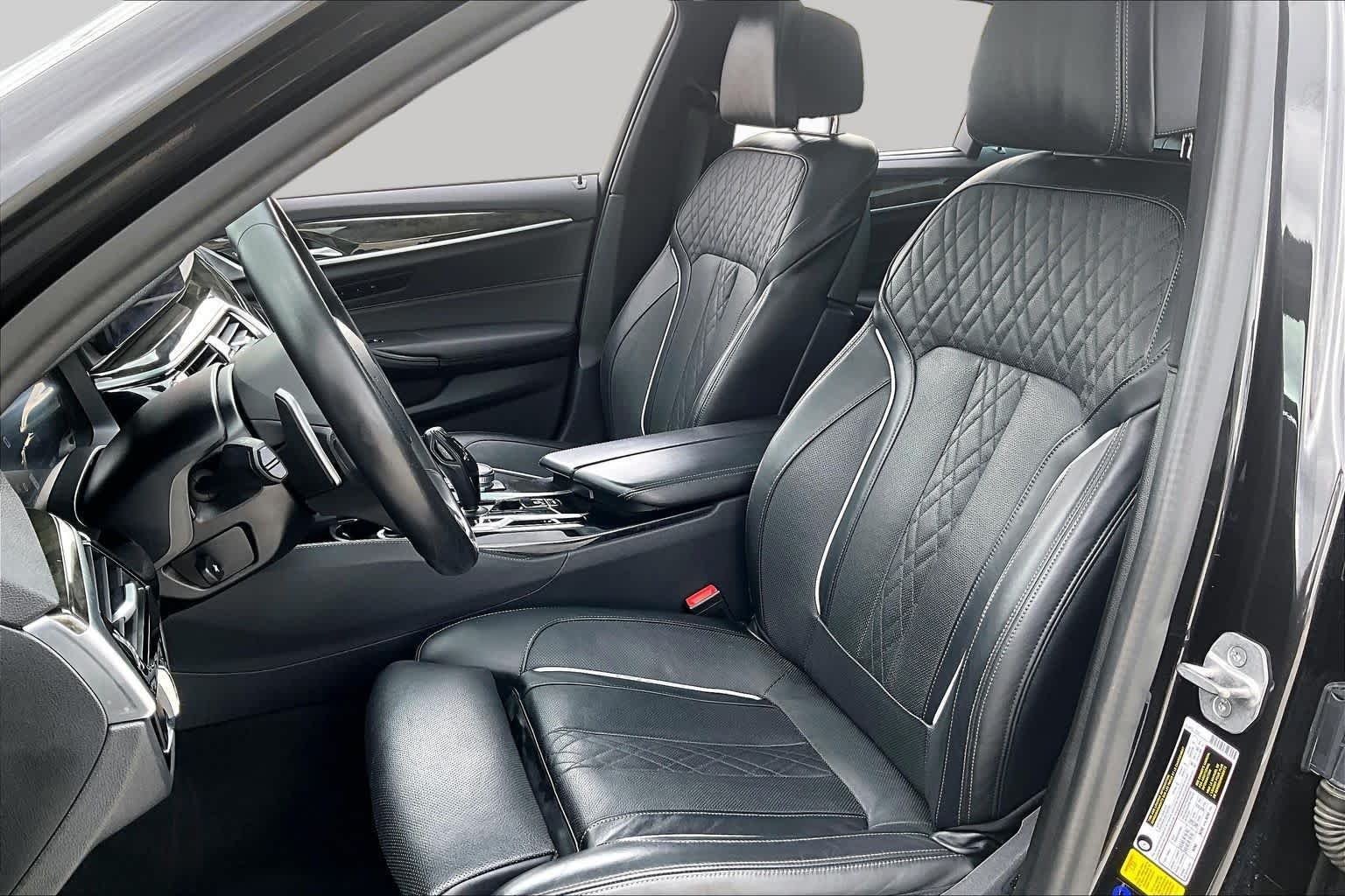 Used 2022 Dark Graphite Metallic BMW 540i image 7