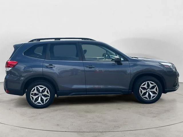 Used 2022 Gray Metallic Subaru Premium image 6