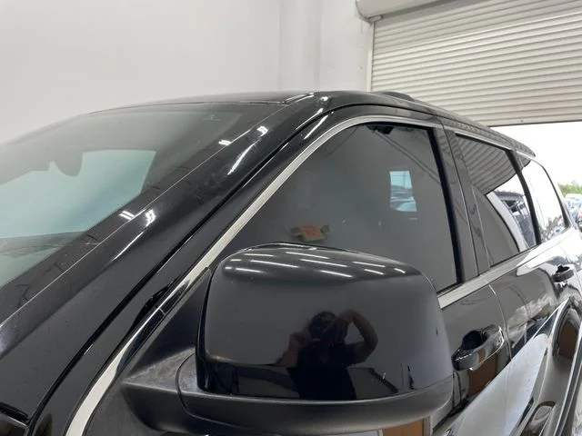 Used 2017 Diamond Black Crystal Pearlcoat Jeep Laredo image 35