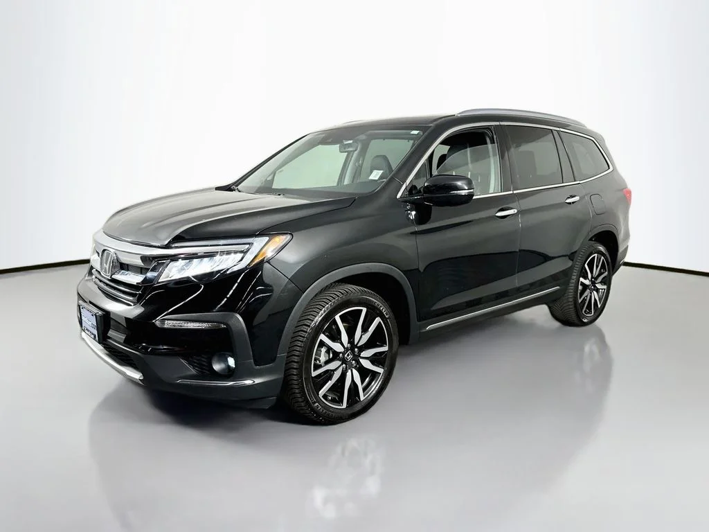 Used 2021 Crystal Black Pearl Honda Touring image 4