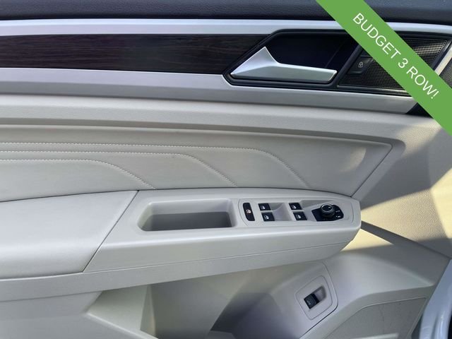 Used 2022 White Volkswagen 2.0T SE w/Technology image 19
