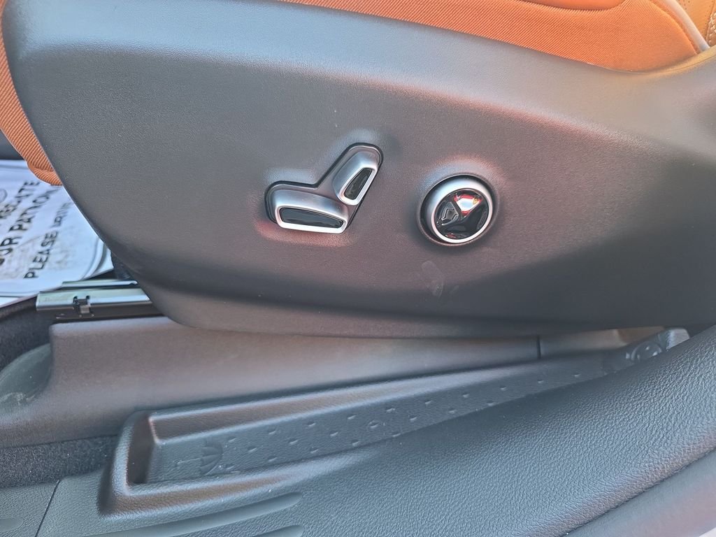 2026 Chrysler Pacifica Pinnacle - Photo 12