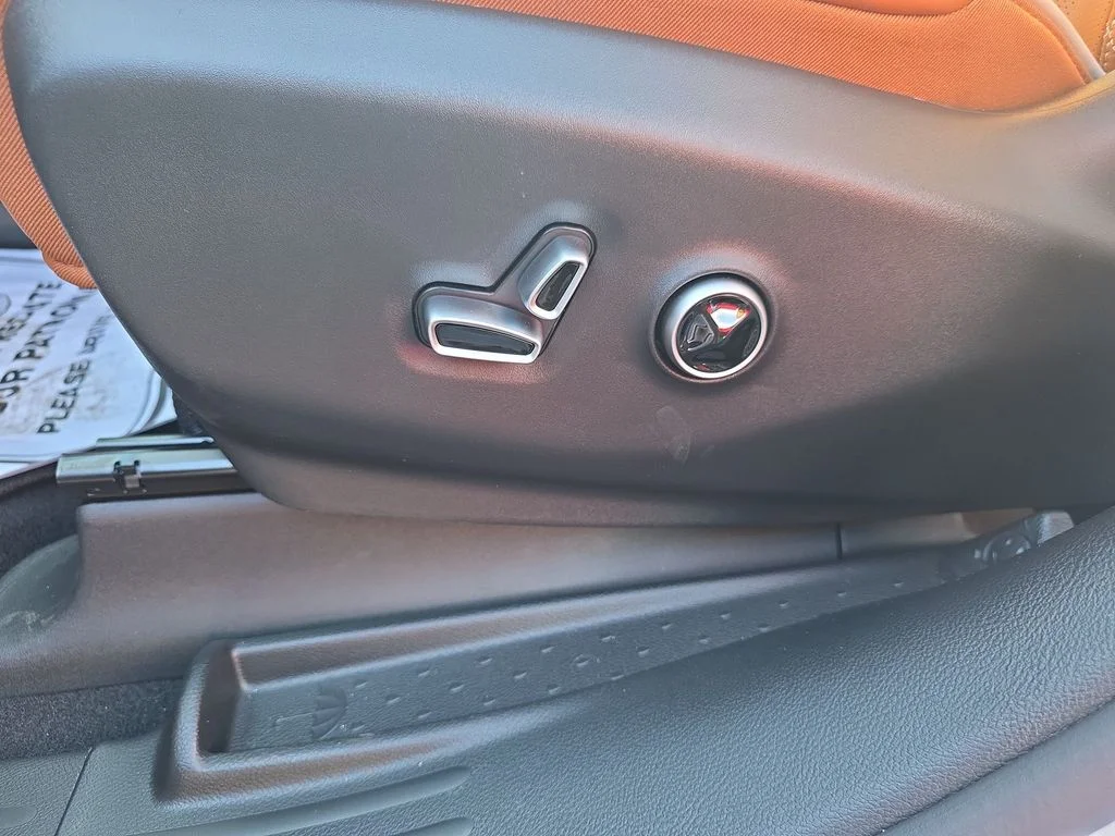 2026 Chrysler Pacifica Pinnacle - Photo 12
