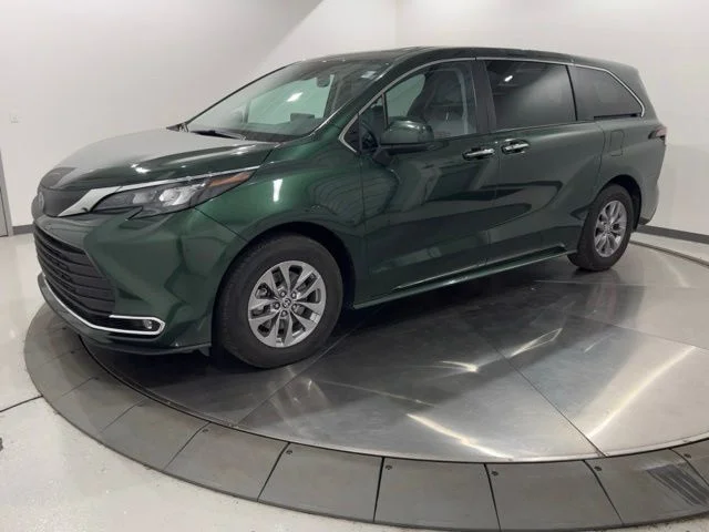 Certified Used 2024  Toyota XLE image 1