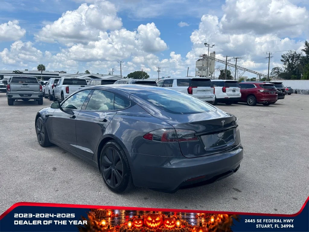 Used 2022  Tesla AWD image 5