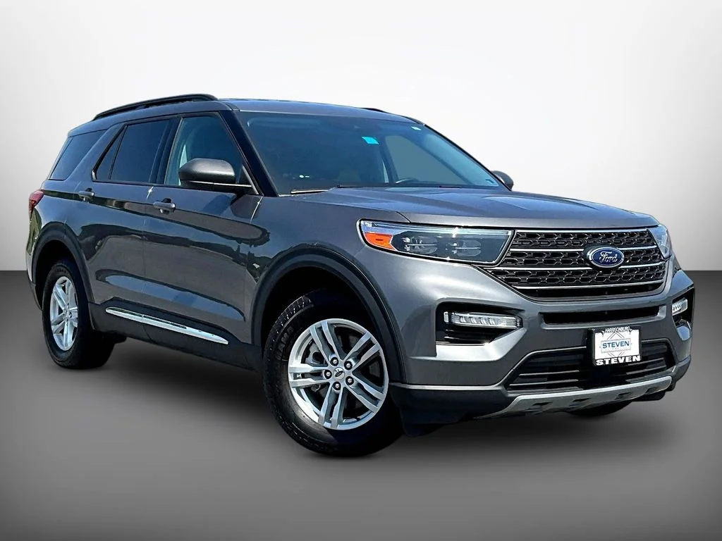 Certified Used 2022 Gray Ford XLT image 1
