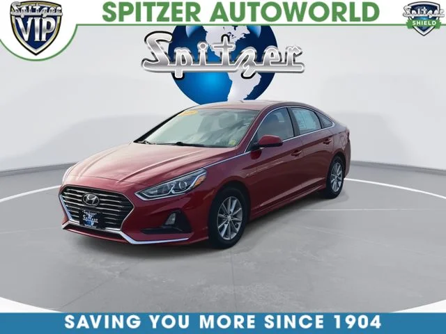Used 2019 Red Hyundai SE image 4