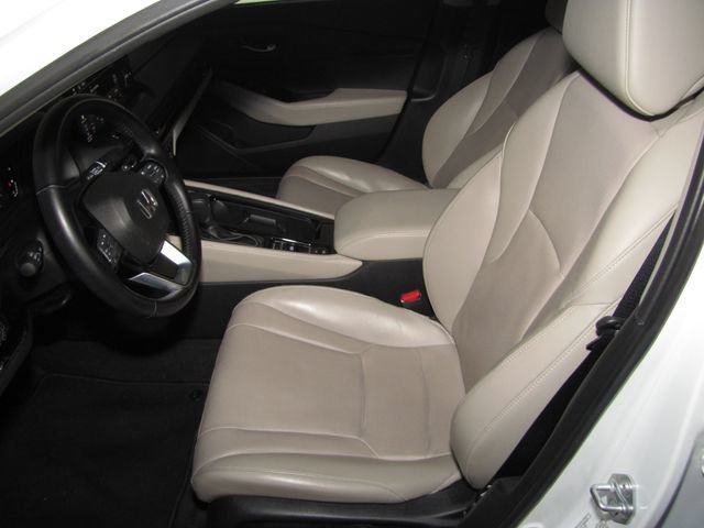 Used 2023 Platinum White Honda Touring image 9