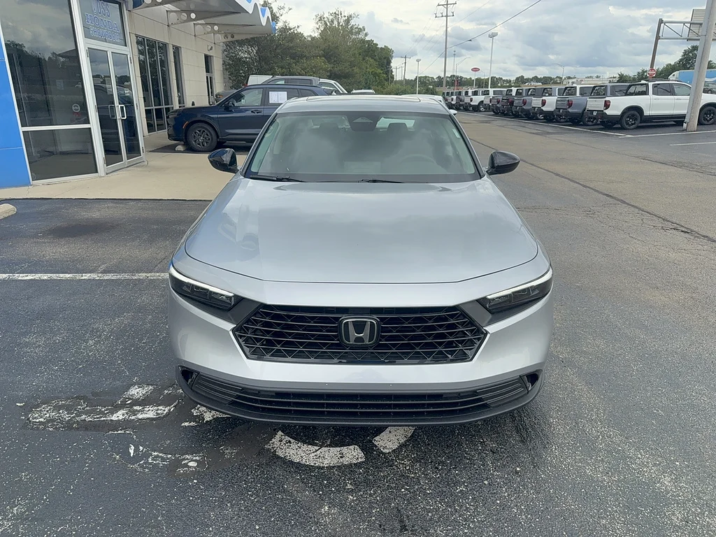 New 2026 Solar Silver Metallic Honda SE image 2