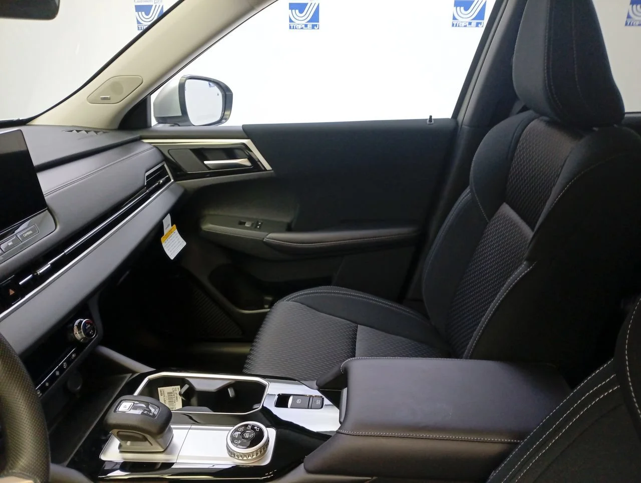 New 2026 Graphite Gray Mitsubishi ES image 11