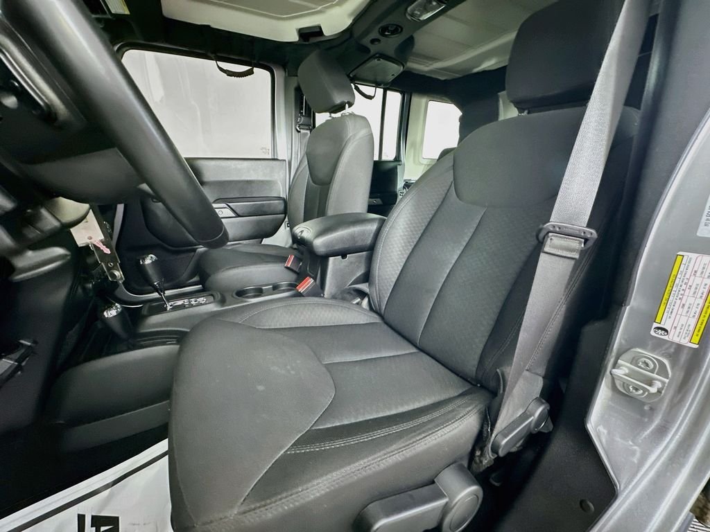 Used 2017 Billet Silver Metallic Clearcoat Jeep Unlimited Sport S image 19