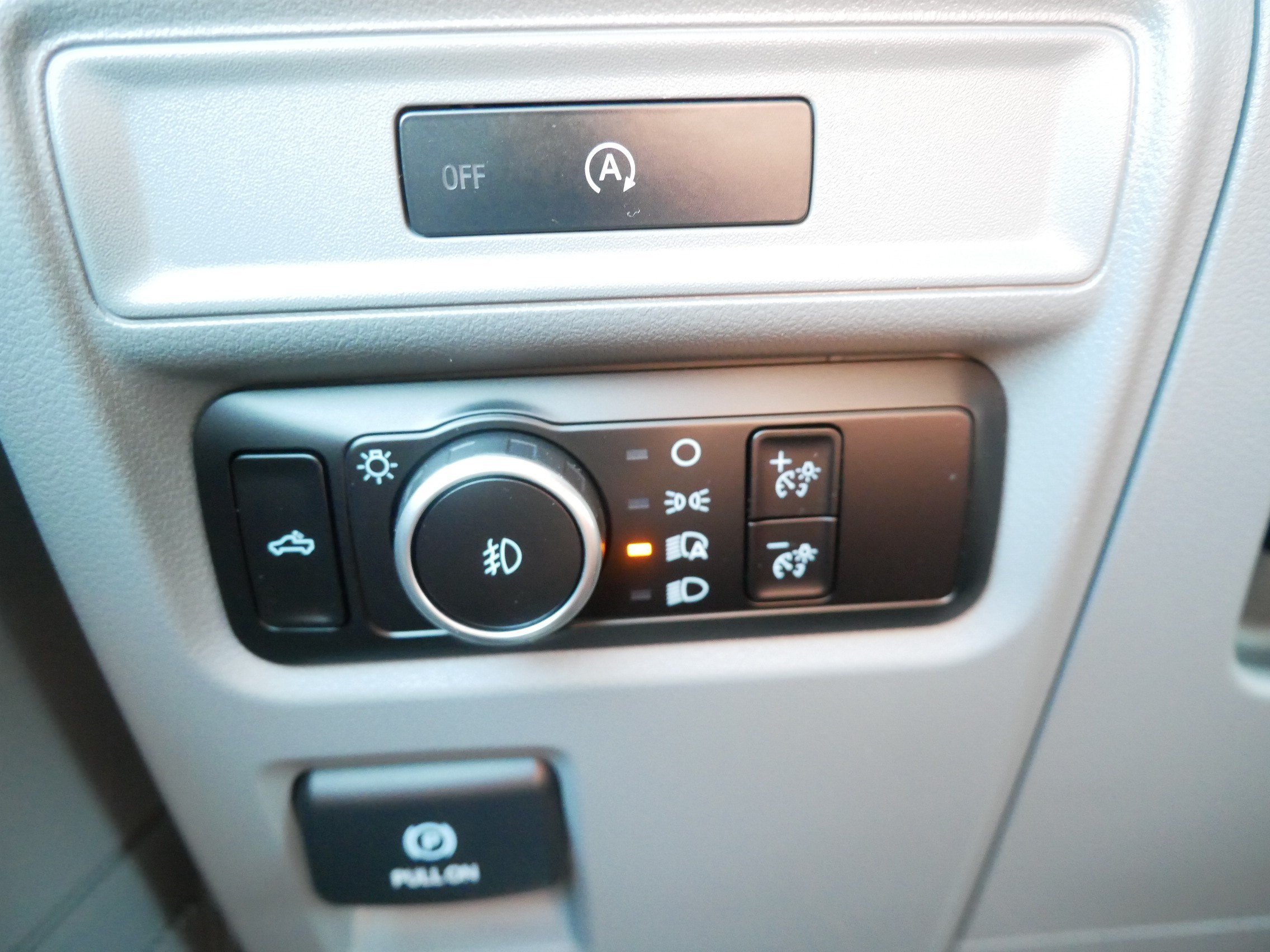 2025 Ford F-150 XLT - Photo 28