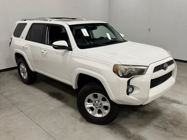 Used 2015 White Toyota SR5 Premium image 34