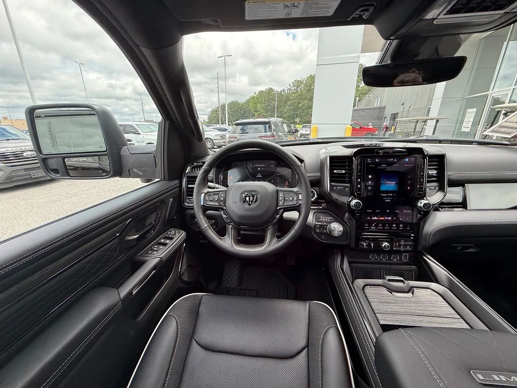 New 2026 Diamond Black Crystal Pearl-Coat Exterior Paint RAM Limited image 9