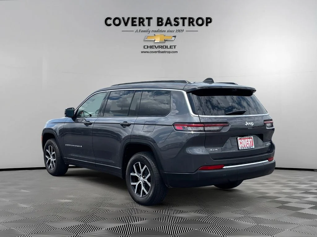 Used 2025 Gray Jeep Limited image 5
