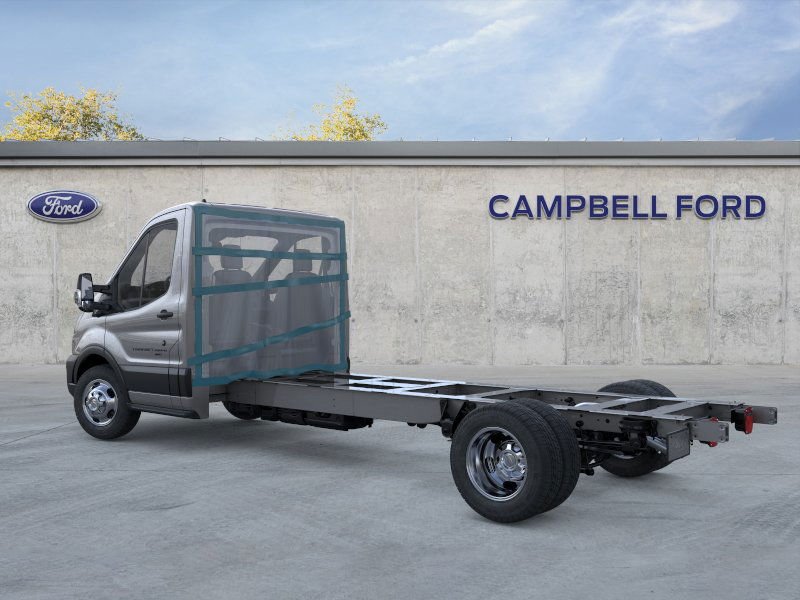 New 2026 Carbonized Gray Metallic Ford Cutaway image 25
