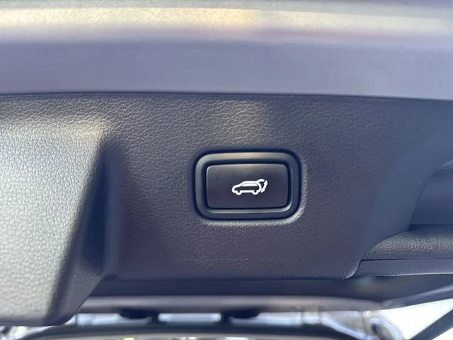 Used 2025 Silver Hyundai SEL Premium image 14
