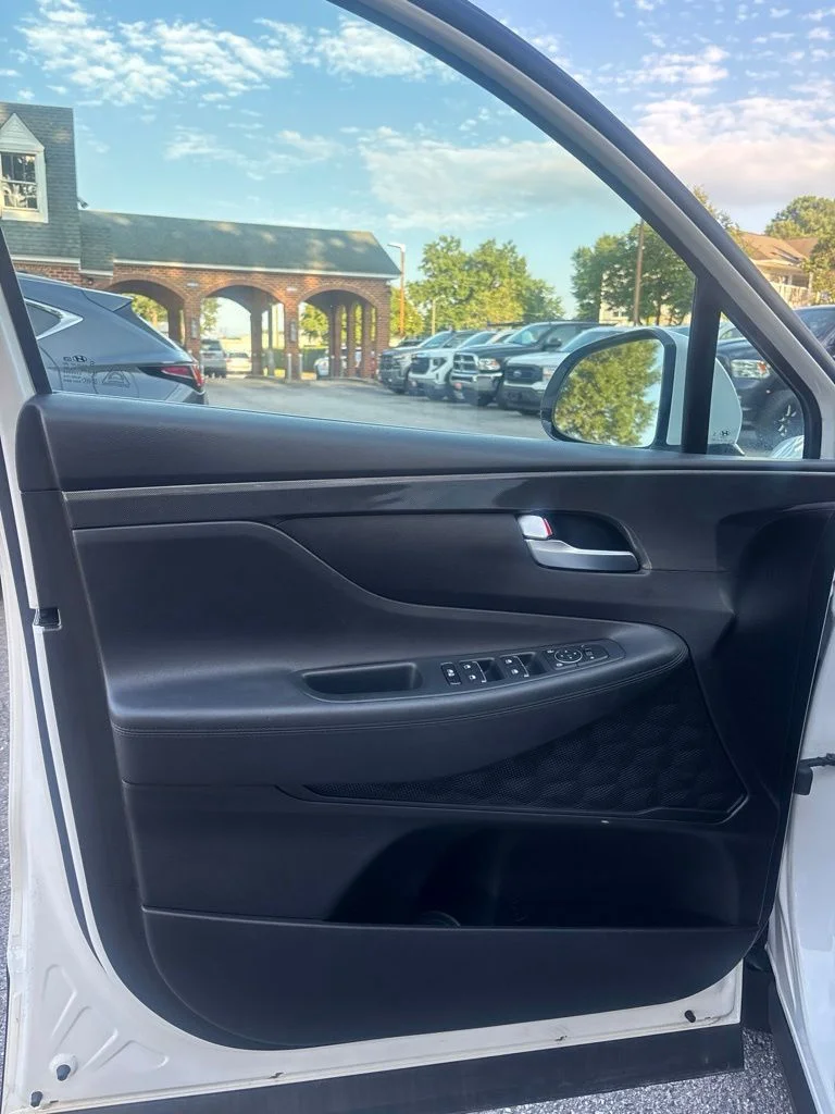 Used 2023 White Hyundai SEL image 23