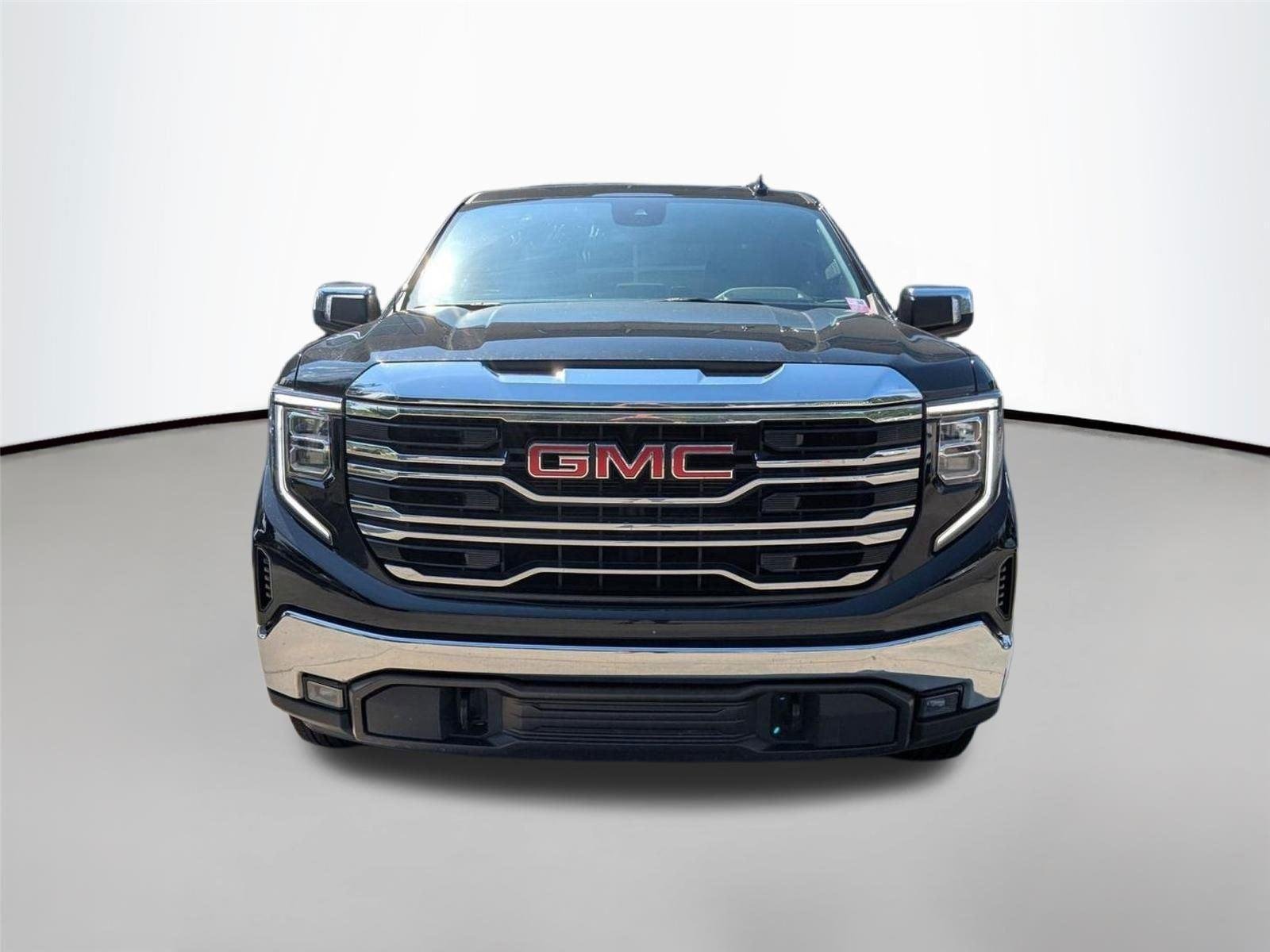 Used 2025 Onyx Black GMC SLT image 3