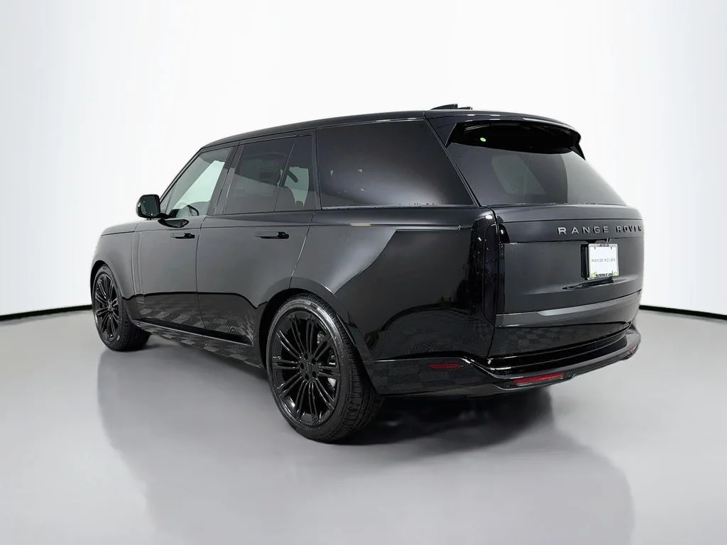 New 2026 Santorini Black Land Rover SE image 7