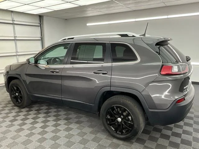 Used 2020 Gray Jeep Latitude Plus image 22