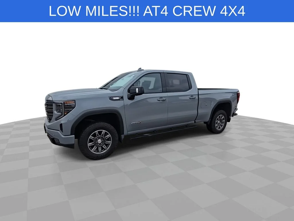Used 2024  GMC AT4 image 4