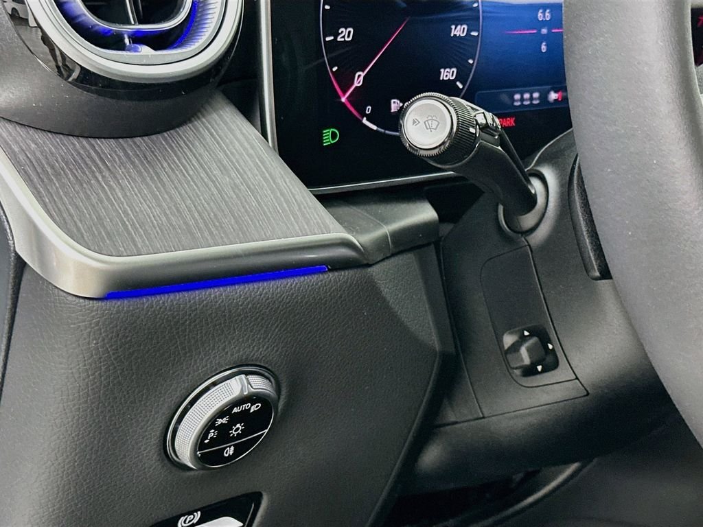 New 2026 Polar White Mercedes-Benz GLC 300 image 10