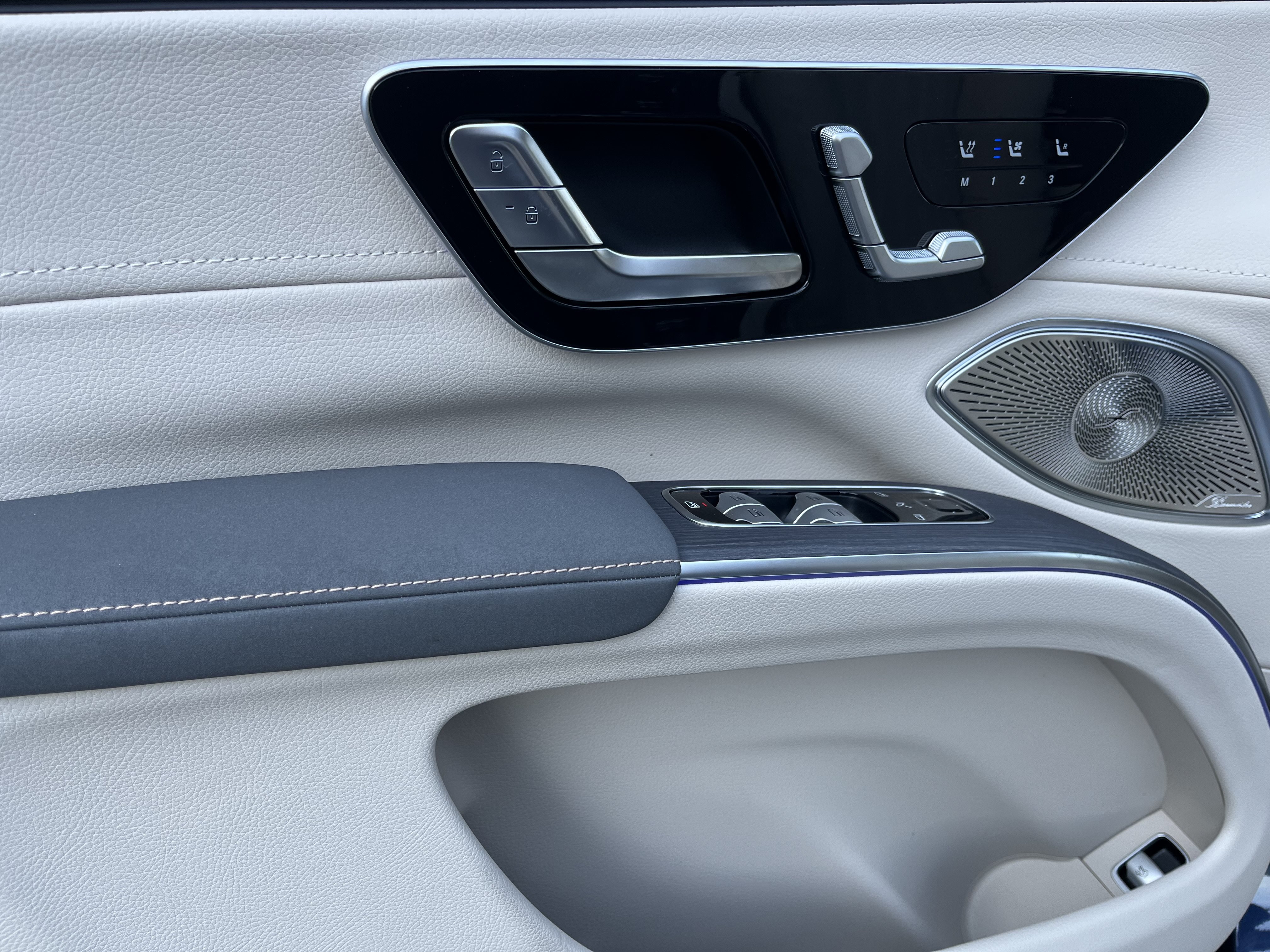 New 2026 Twilight Blue Metallic Mercedes-Benz EQS 400 image 13