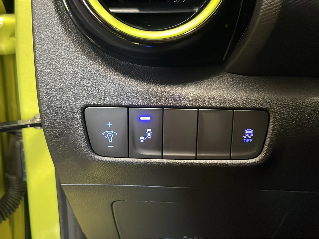 Used 2018 Green Hyundai Limited image 27