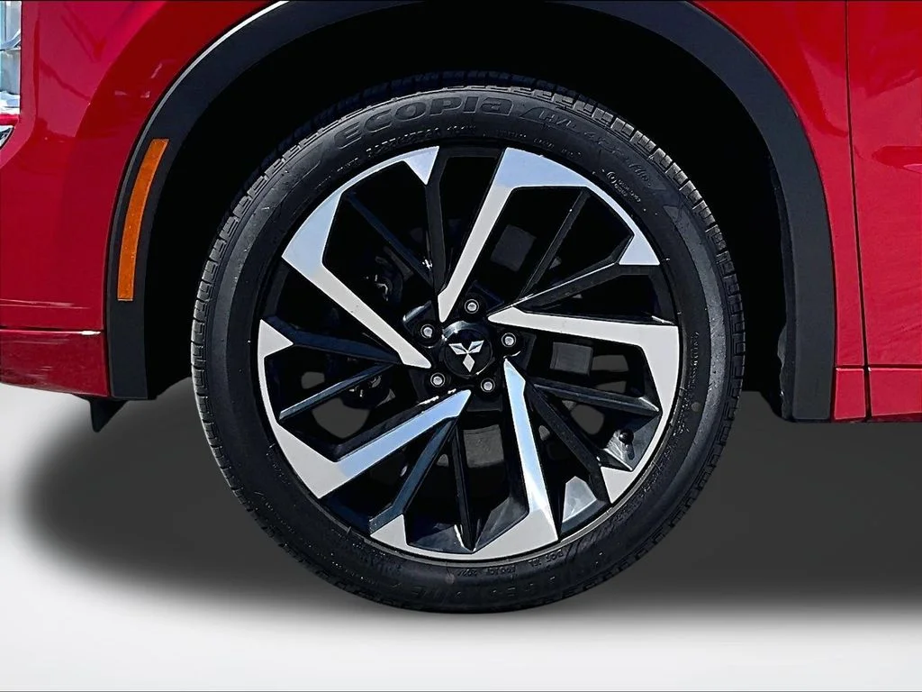 Used 2024 Red Mitsubishi SEL image 10