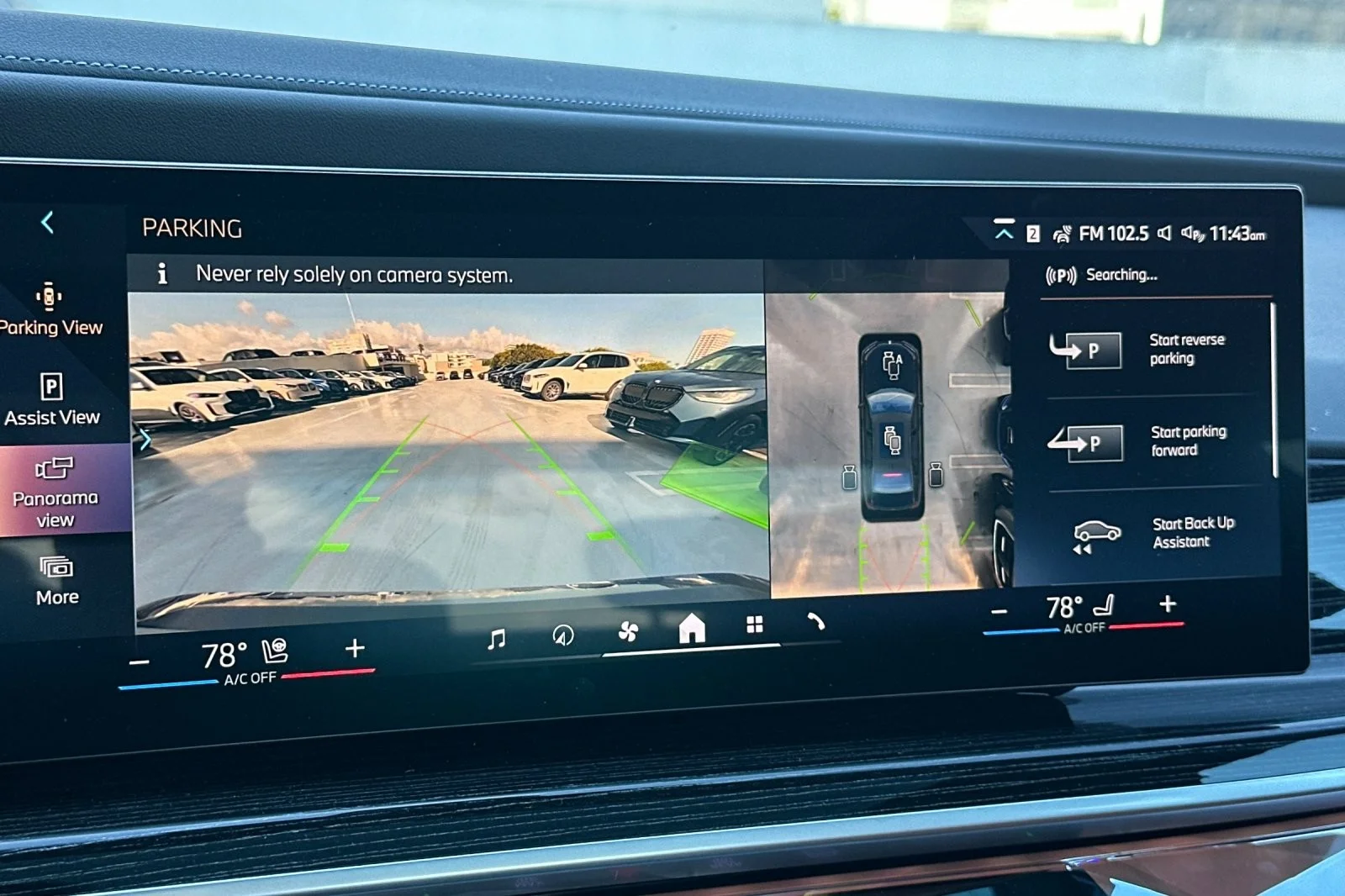 2026 BMW 7 Series 750e - Photo 18
