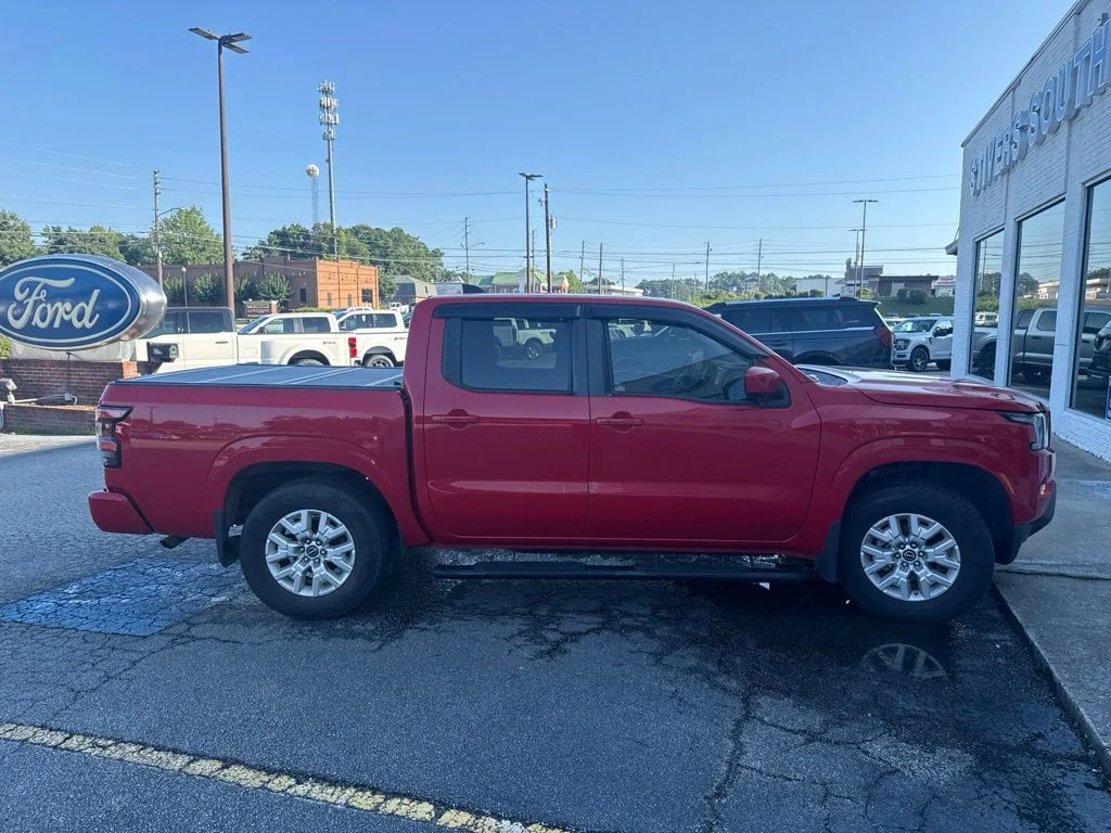 Used 2022 Red Nissan SV image 3