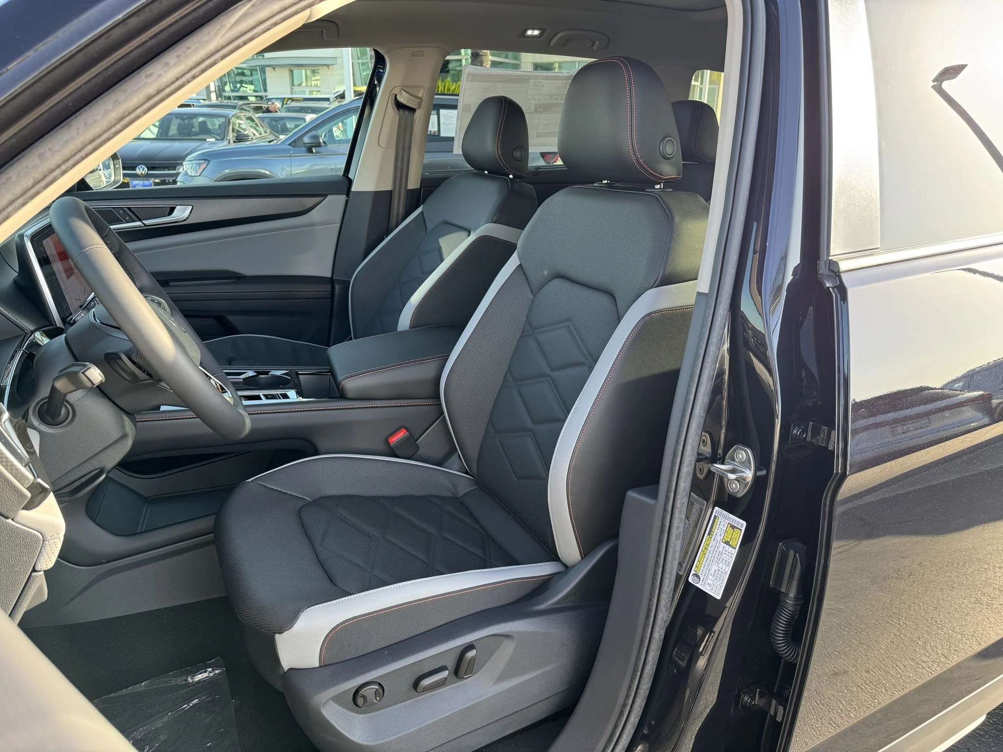New 2026 Deep Black Pearl Volkswagen 2.0T Peak Edition image 13