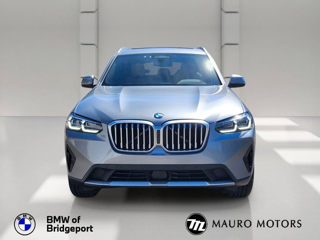 Used 2024 Gray BMW xDrive30i image 8