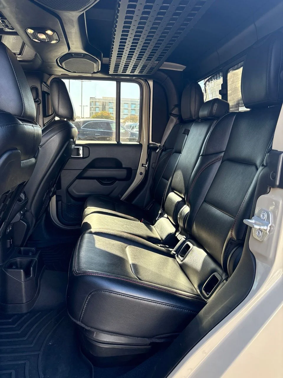 Used 2020 Beige Jeep Rubicon image 8