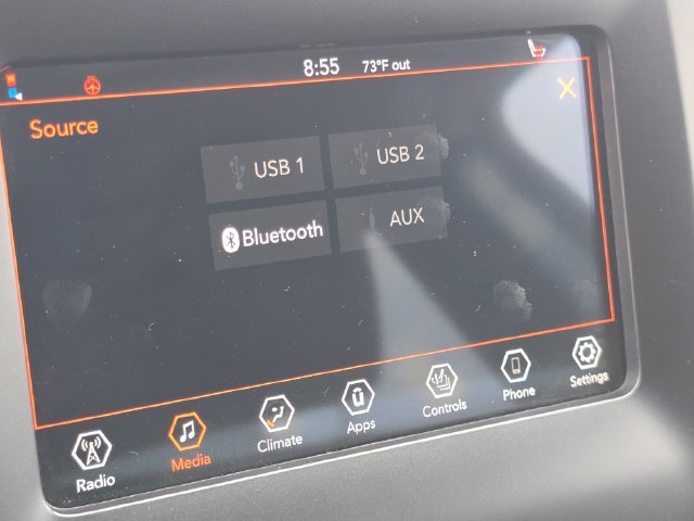 Used 2020 Bright White Clearcoat Jeep Latitude image 9