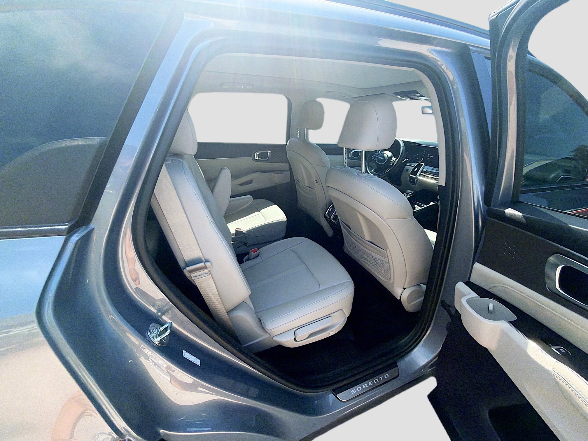 Used 2023 Everlasting Silver Kia SX image 26