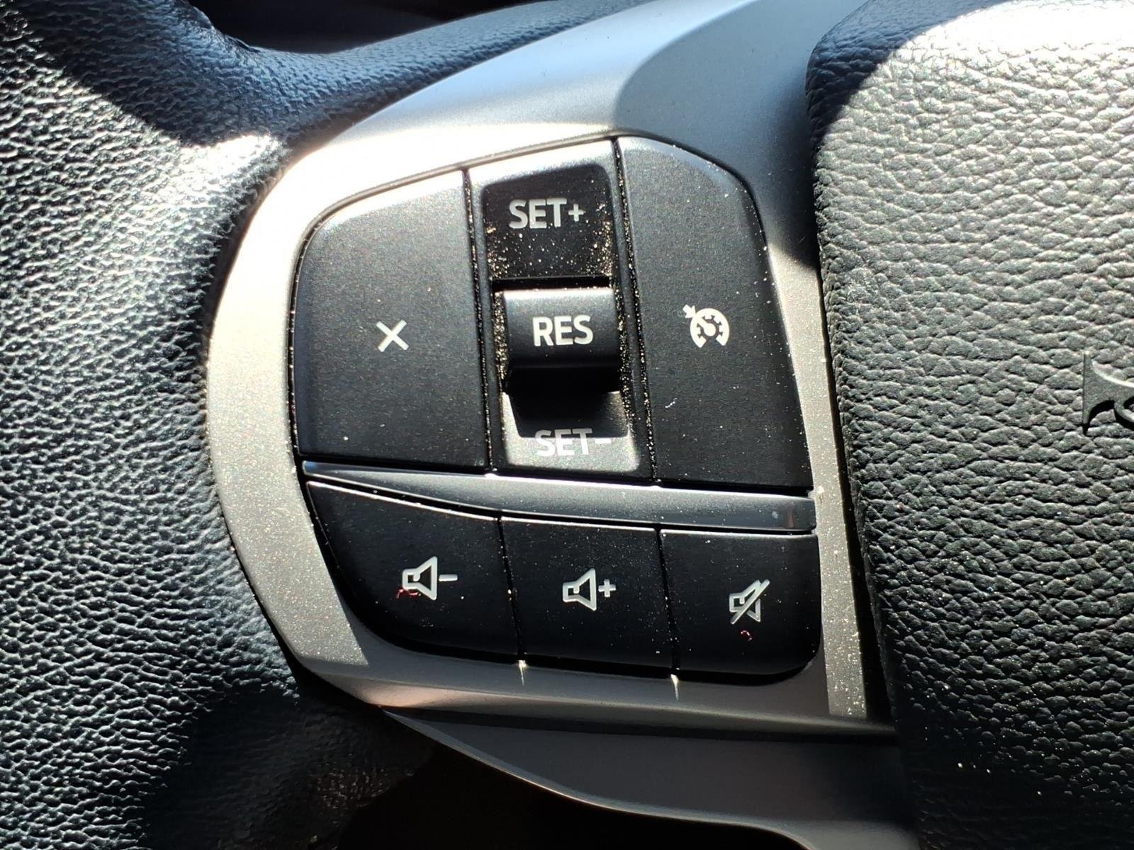 Used 2022 Star White Metallic Tri-Coat Ford XLT image 14